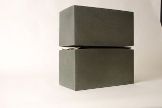 Annemiek van Kollenburg - Z.T.  d. Groen - 1999 -  cm 31 x 14,5 x 35 Keramiek/ handgeschept  